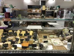 372-biocoop-forcalquier-jojoba-magasin-bio-alimentation-fromage-coupe-service-traditionnel-local.webp